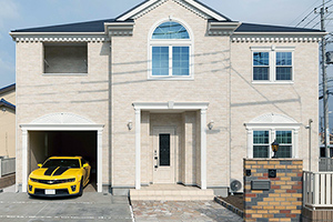 ビルトインガレージのある美しい造形美の家